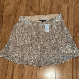 NWT Versona Gold Sequin Mini Skirt sz L, fully lined